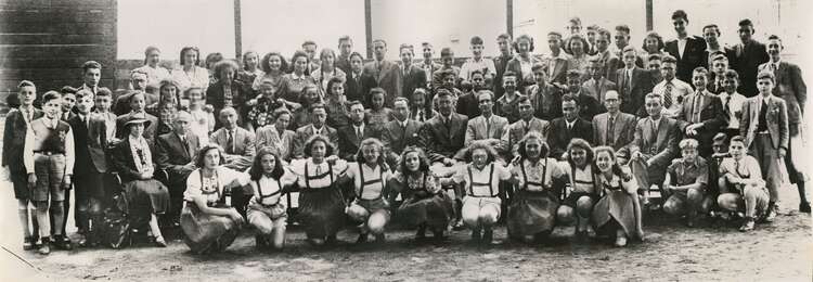 JHM F001365 Leerlingen en leraren van het Joods Lyceum in '-s-Hertogenbosch juli 1942, Bron: Joods Historisch Museum.